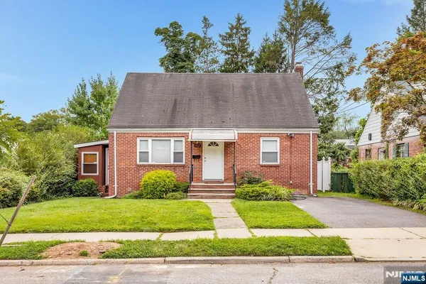 $3,750 | 162 Washington Place, Teaneck, NJ 07666