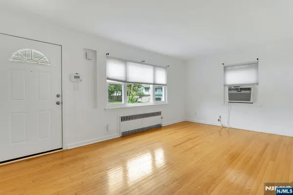 $3,750 | 162 Washington Place, Teaneck, NJ 07666