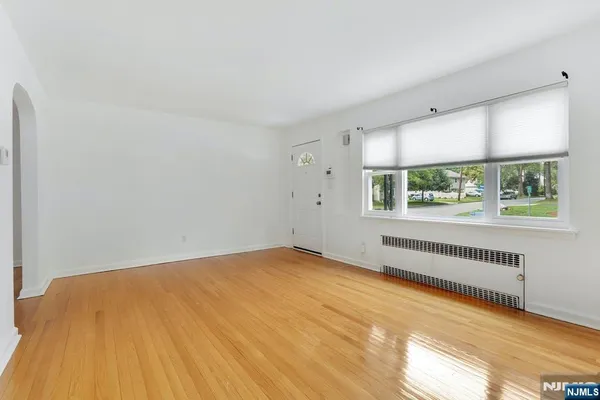 $3,750 | 162 Washington Place, Teaneck, NJ 07666