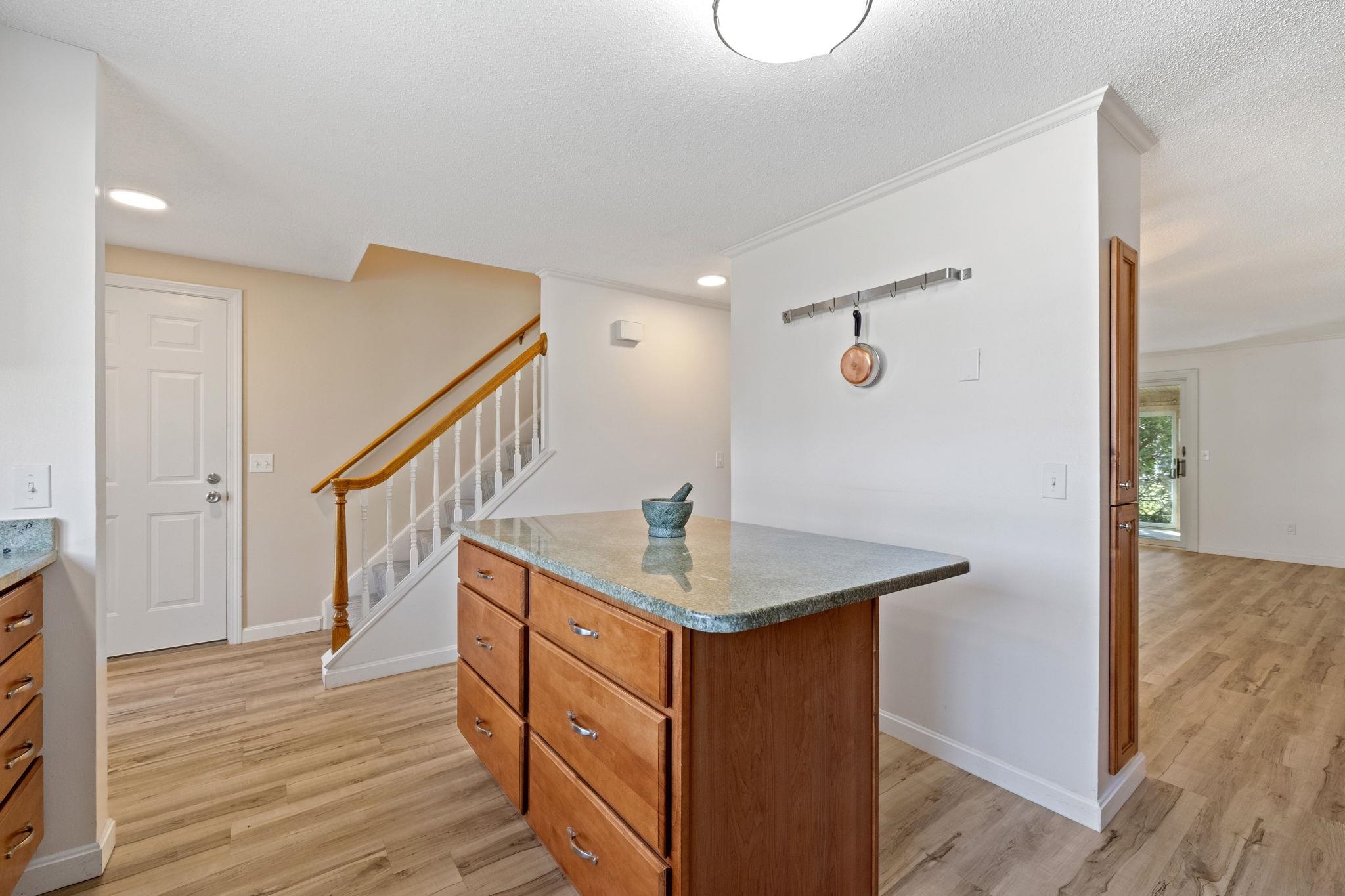 17 Skyview Circle Keene, NH 03431 - Photo 4 of 31