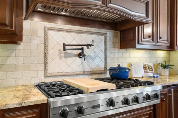 $1,195,000 | 771 Hayden Road, Lantana, TX 76226
