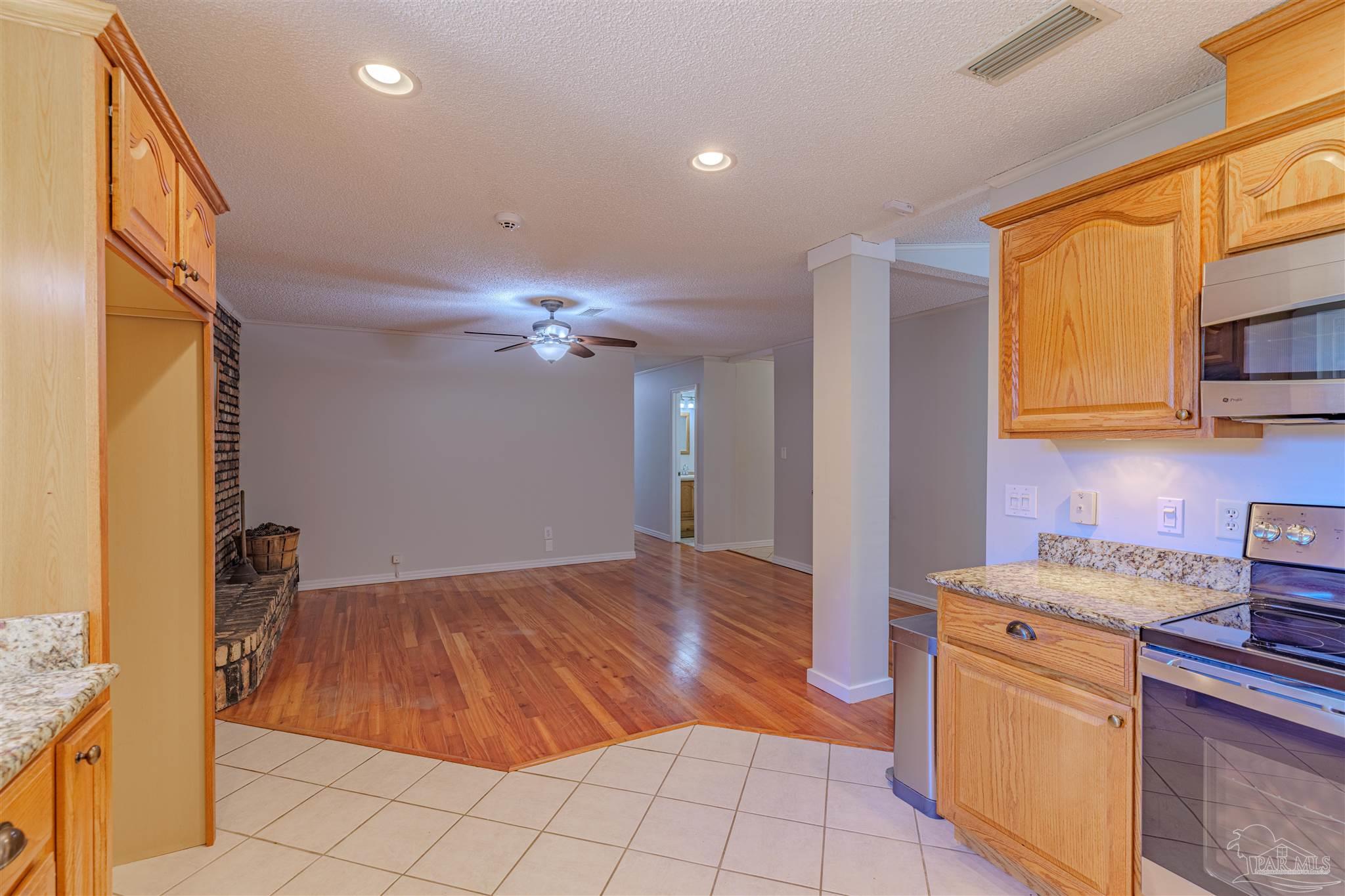 4679 East Spencer Field Road Pace, FL 32571 - Photo 15 of 37