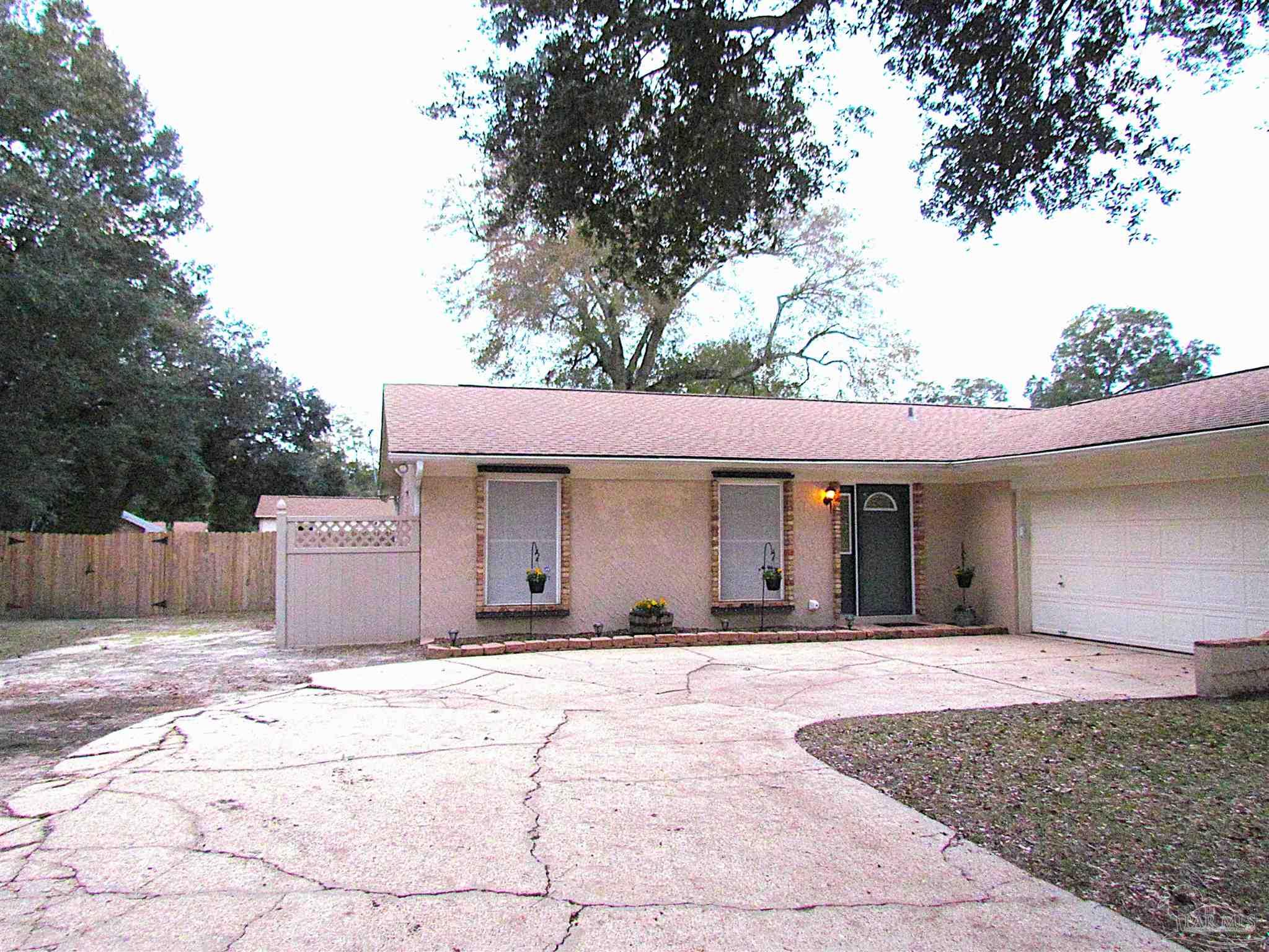 4679 East Spencer Field Road Pace, FL 32571 - Photo 3 of 37