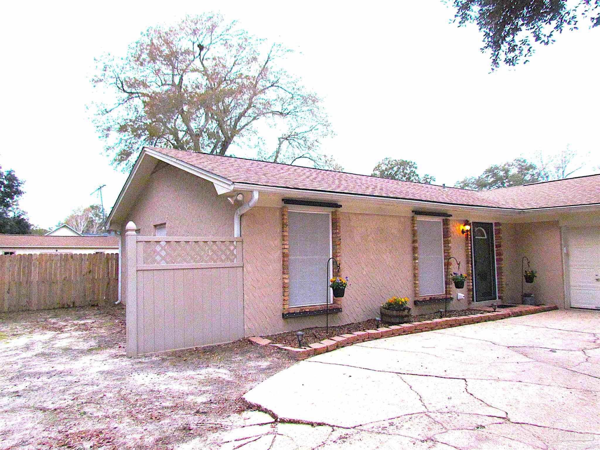 4679 East Spencer Field Road Pace, FL 32571 - Photo 5 of 37