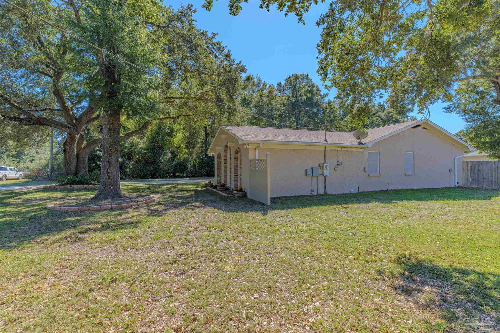 4679 East Spencer Field Road Pace, FL 32571 - Photo 6 of 37