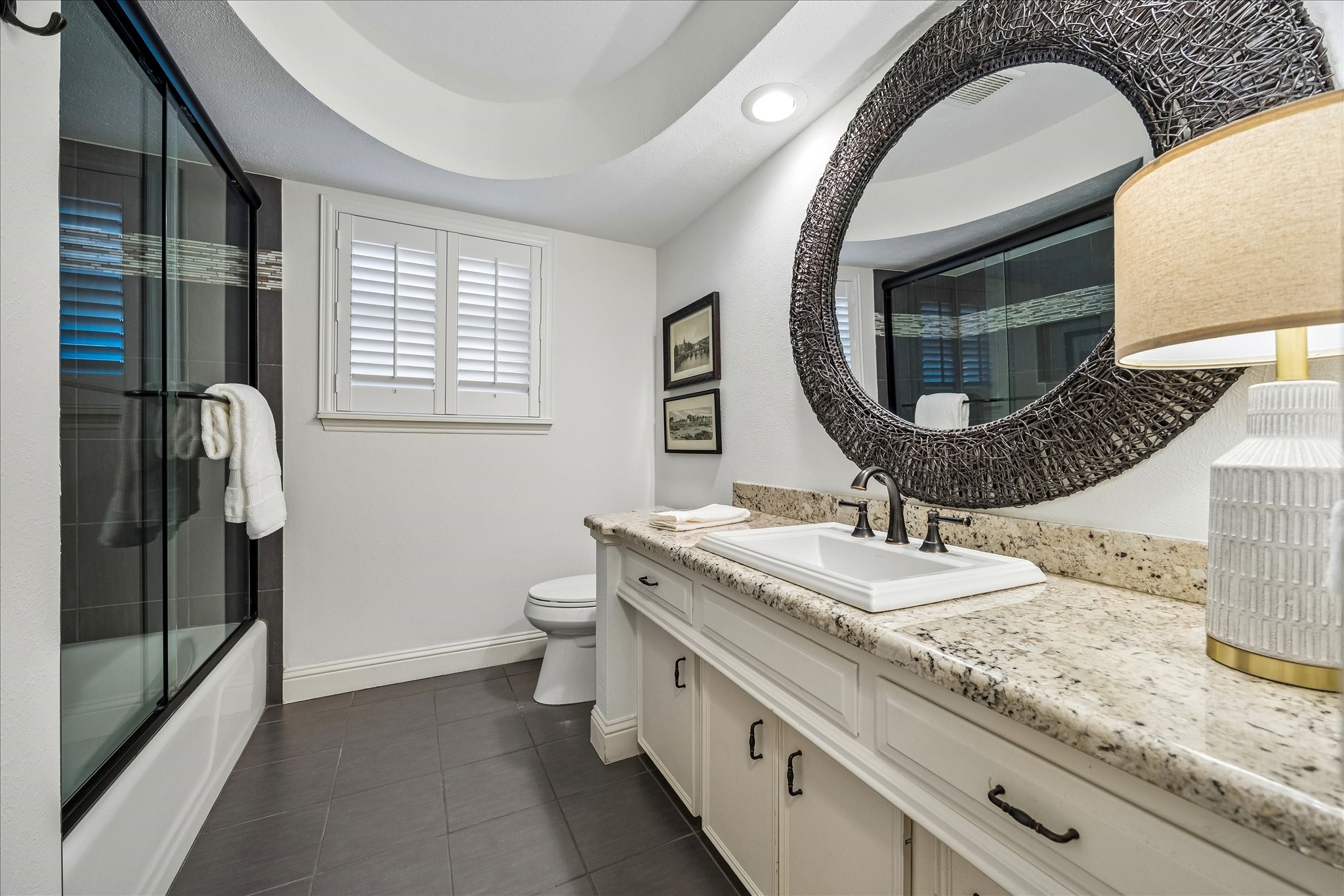 13931 Taylorcrest Road Houston, TX 77079 - Photo 27 of 50 Secondary bath downstairs