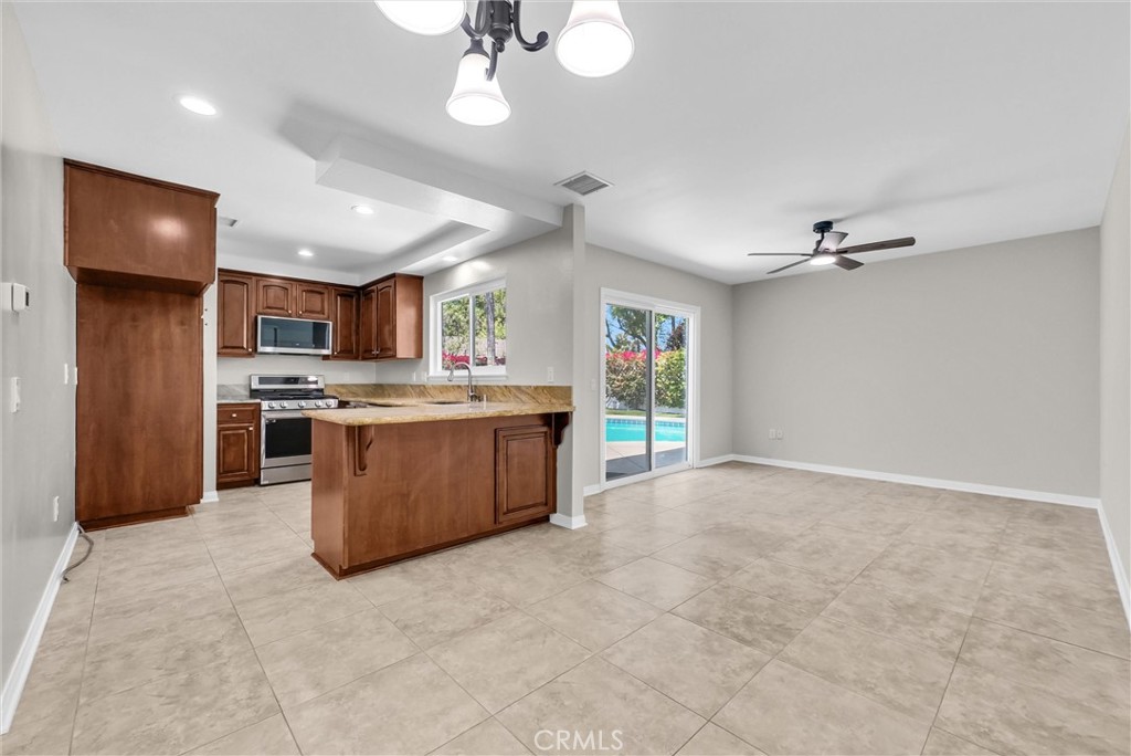 2862 Westridge Road Riverside, CA 92506 - Photo 8 of 34