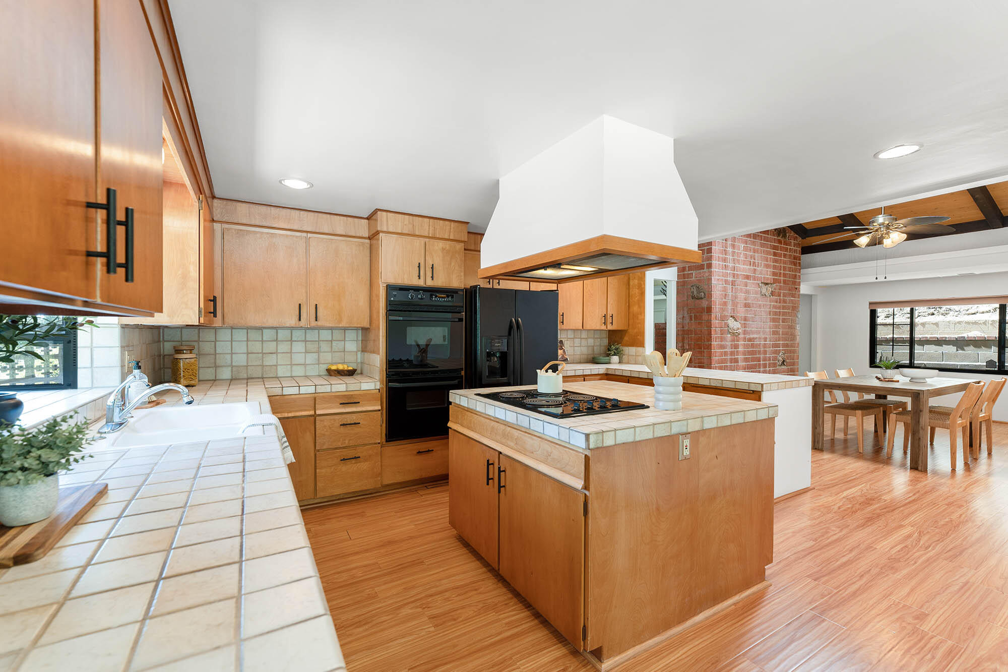 1133 Palomino Road Santa Barbara, CA 93105 - Photo 4 of 57 Kitchen & dining - 1133 Palomino Rd