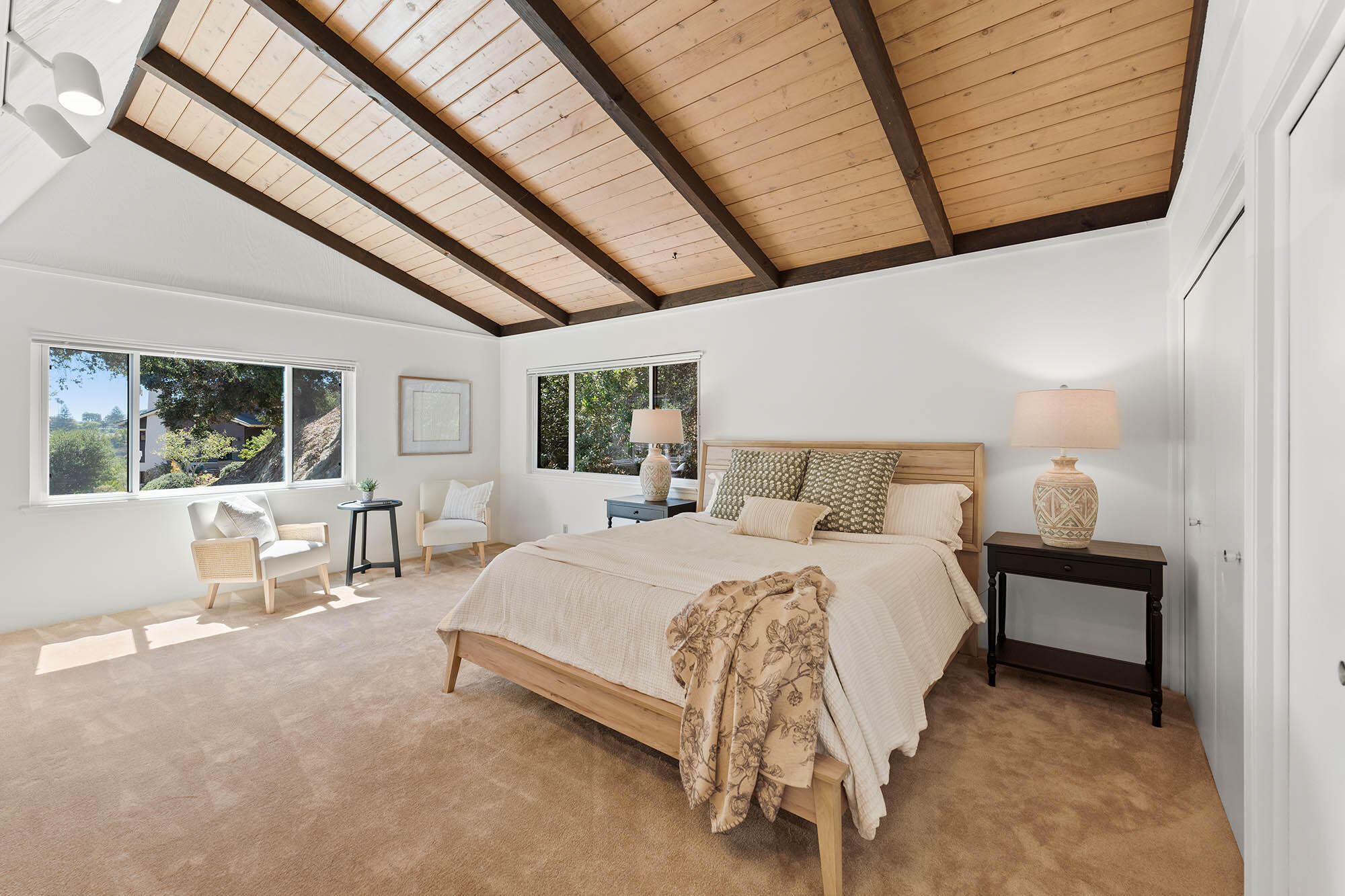1133 Palomino Road Santa Barbara, CA 93105 - Photo 5 of 57 Primary bedroom - 1133 Palomino Rd