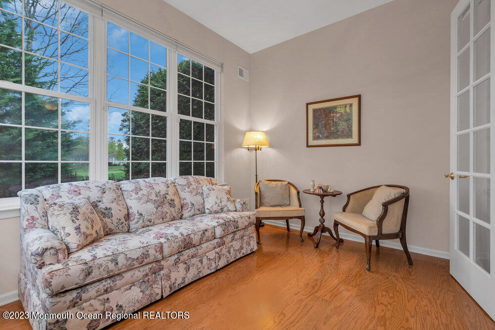 10 Crooked Stick Road Jackson, NJ 08527 - Photo 24 of 52 a living room with furniture and a window