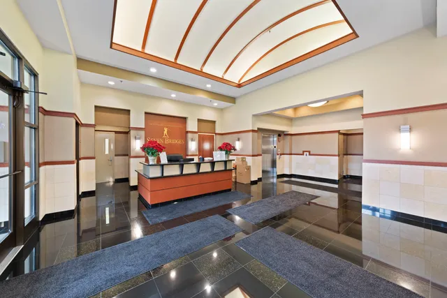 $2,300 | 6420 Double Eagle Drive, Unit 510, Woodridge, IL 60517