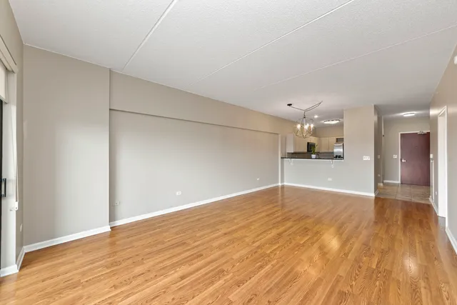 $2,300 | 6420 Double Eagle Drive, Unit 510, Woodridge, IL 60517