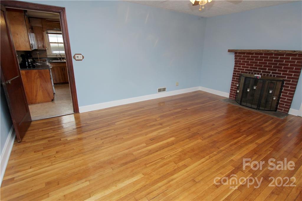 203 Brevard Road Asheville, NC 28806 - Photo 8 of 29 Gallery Image 8