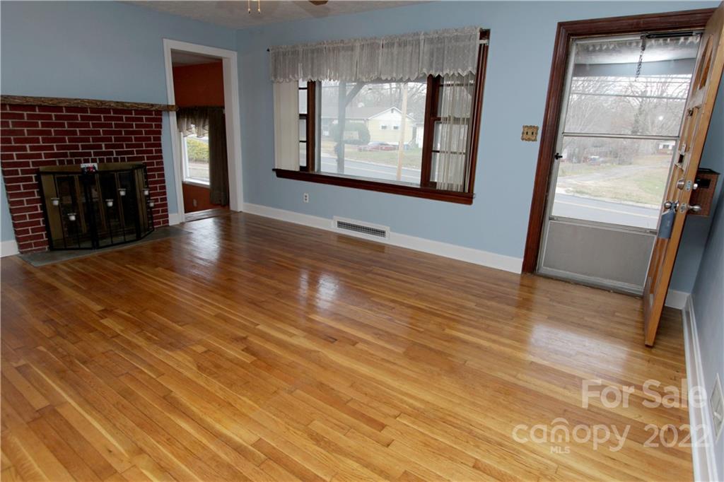 203 Brevard Road Asheville, NC 28806 - Photo 9 of 29 Gallery Image 9