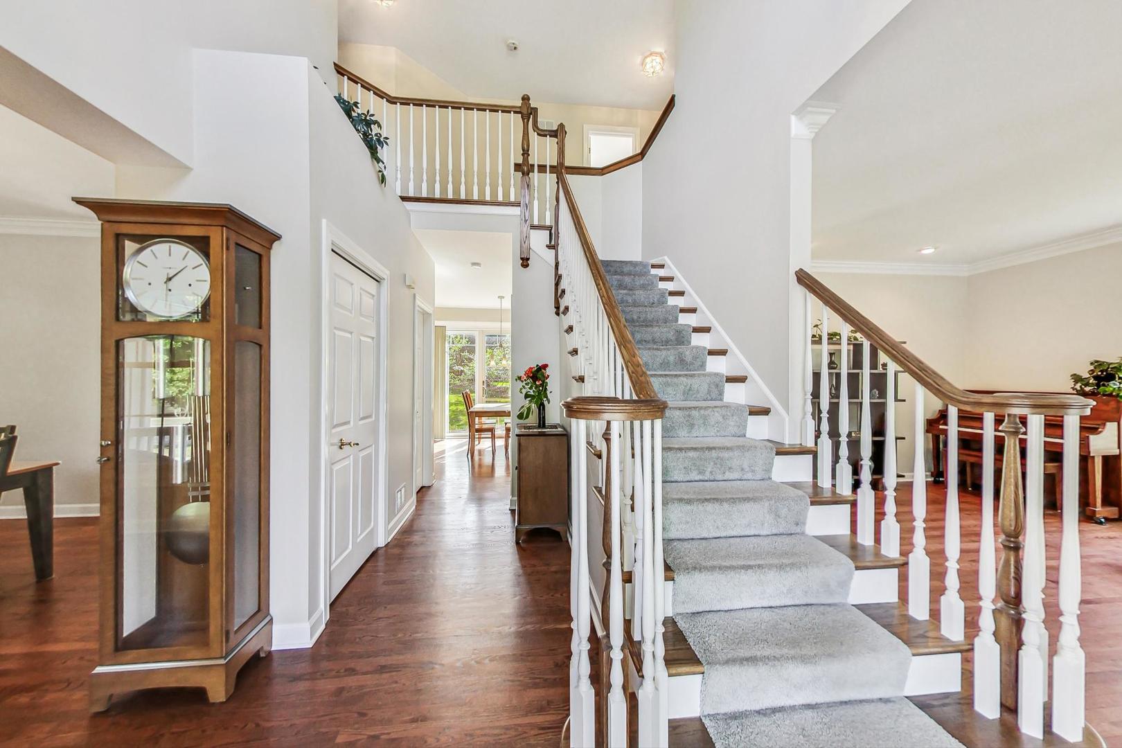1429 Castleton Road Libertyville, IL 60048 - Photo 2 of 30 a view of entryway with wooden floor