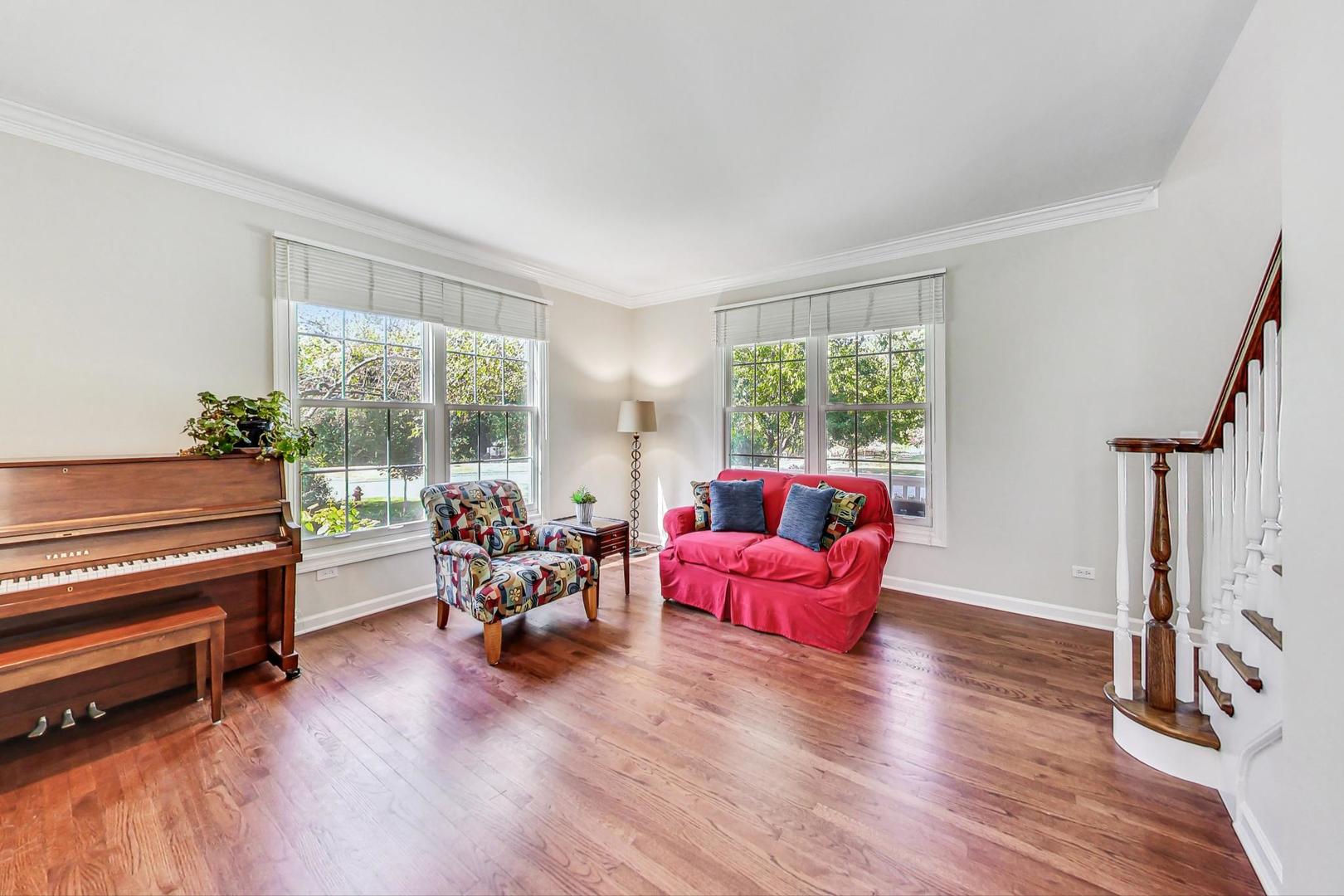 1429 Castleton Road Libertyville, IL 60048 - Photo 3 of 30 a living room with furniture and wooden floor