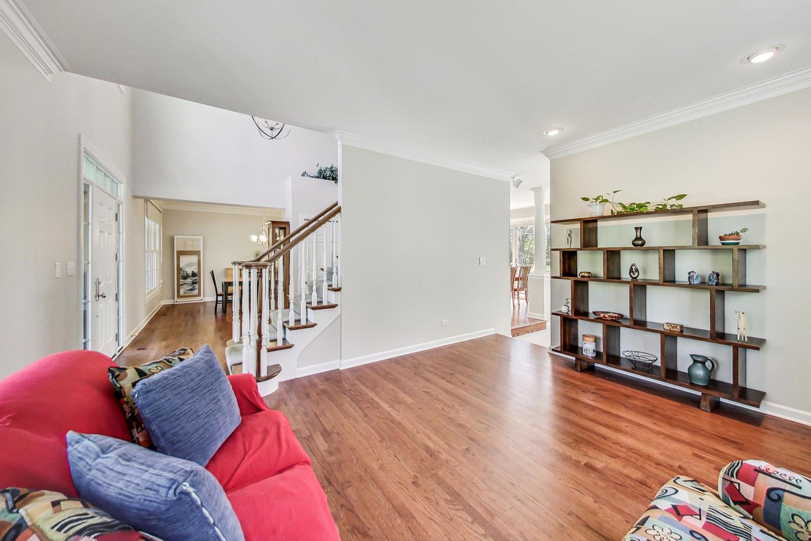 1429 Castleton Road Libertyville, IL 60048 - Photo 4 of 30 a living room with furniture and wooden floor