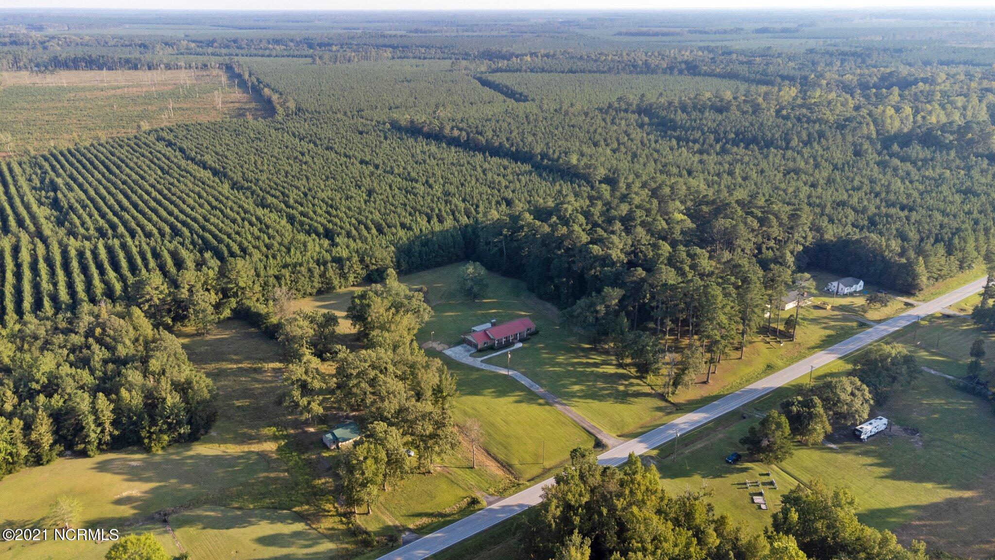 2540 Aurora Road Ernul, NC 28527 - Photo 7 of 42 38-web-or-mls-DJI_0054