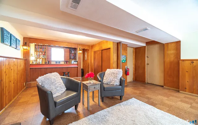 $300,000 | 72 Glendale Avenue, Middletown, CT 06457