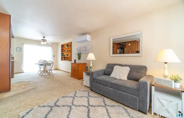 $300,000 | 72 Glendale Avenue, Middletown, CT 06457