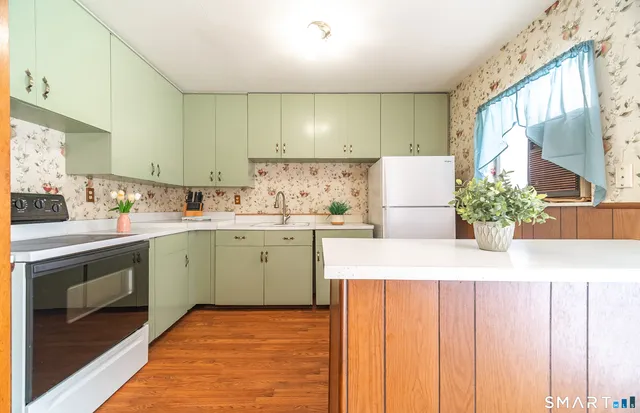 $300,000 | 72 Glendale Avenue, Middletown, CT 06457