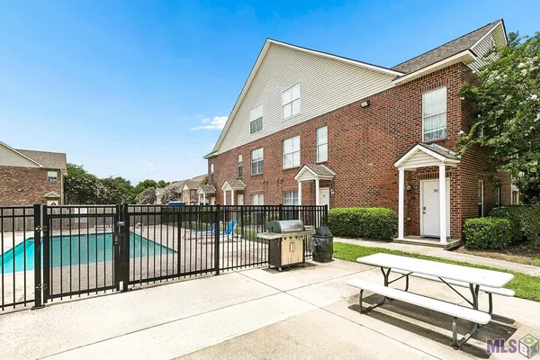 $230,000 | 4625 Burbank Drive, Unit 304, Baton Rouge, LA 70820