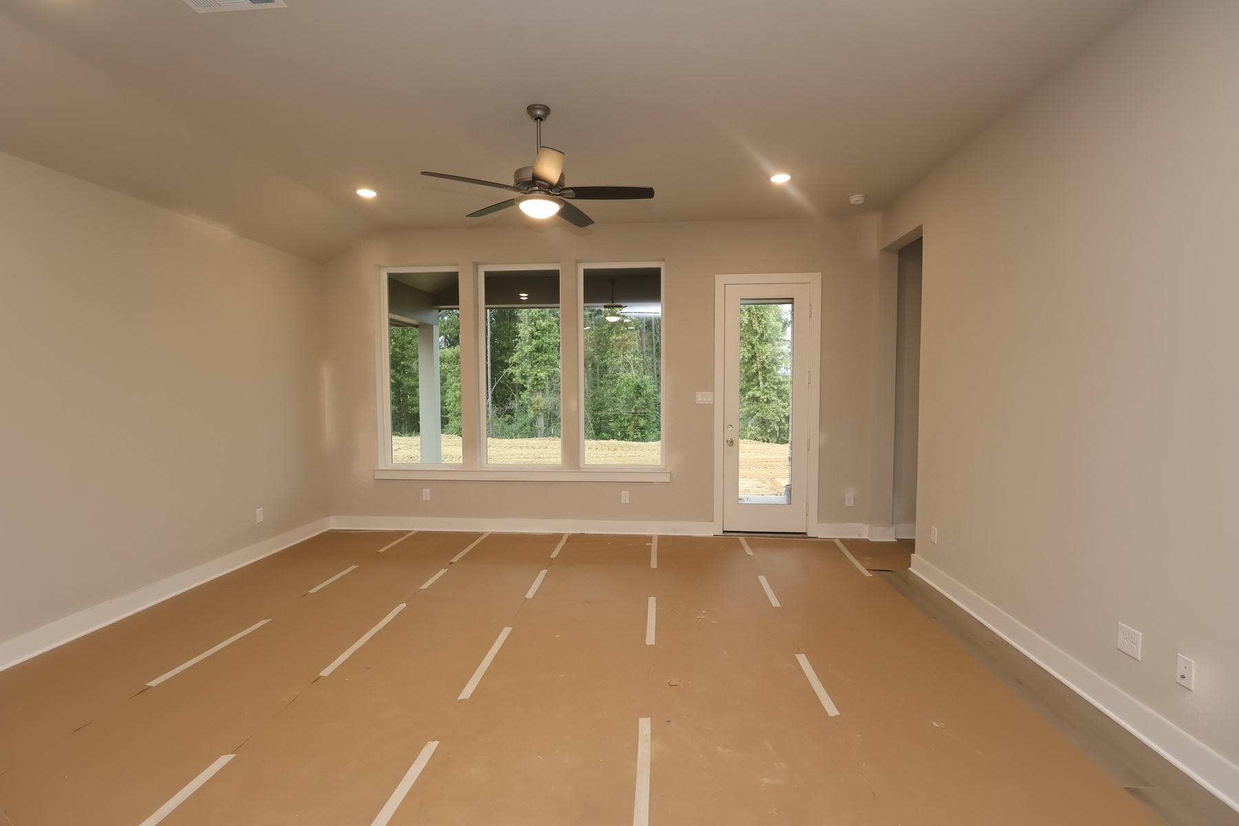 5226 Enchanted Pne Court Spring, TX 77386 - Photo 4 of 13