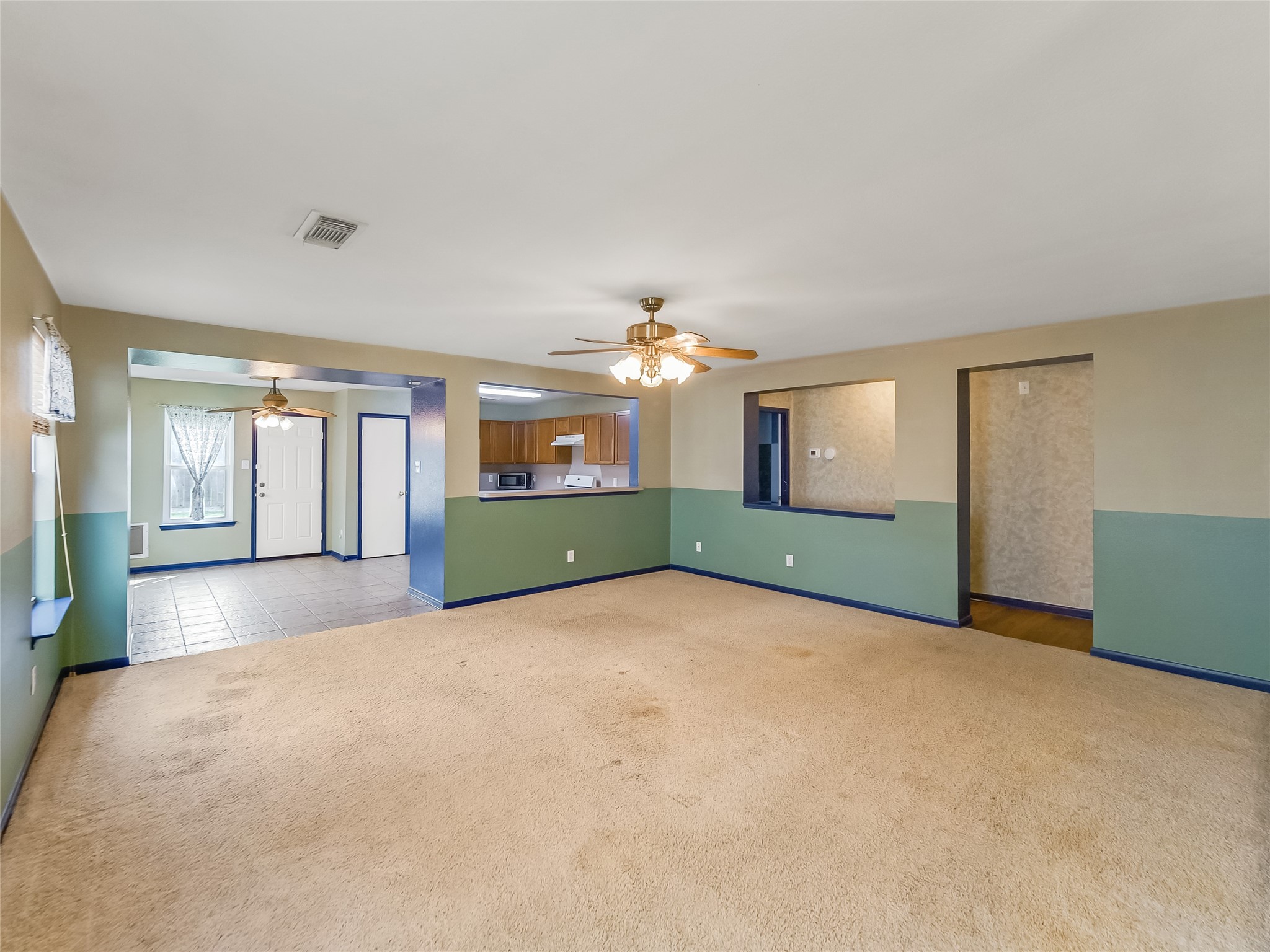 20911 Harvest Terrace Lane Spring, TX 77379 - Photo 4 of 27 Entry/Living Room