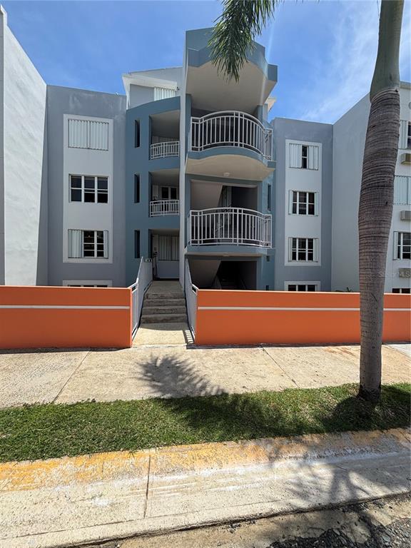 Cond Cond La, Unit E4 Fajardo, PR 00738 - Photo 2 of 33