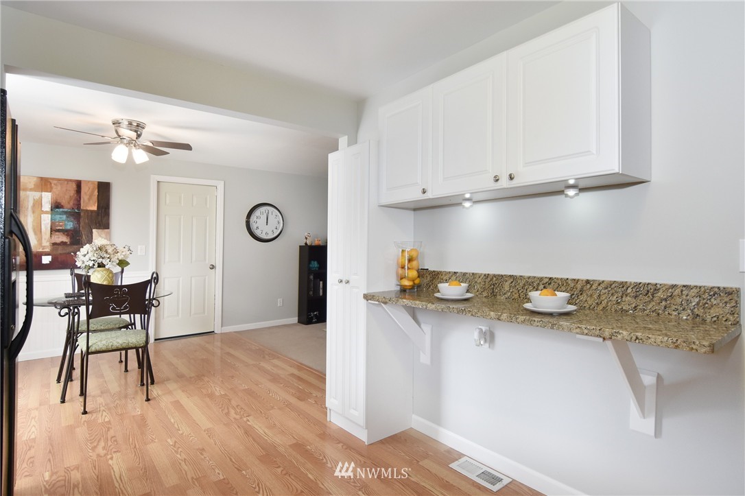 2517 Edmonds Avenue Northeast Renton, WA 98056 - Photo 12 of 25 Gallery Image 12