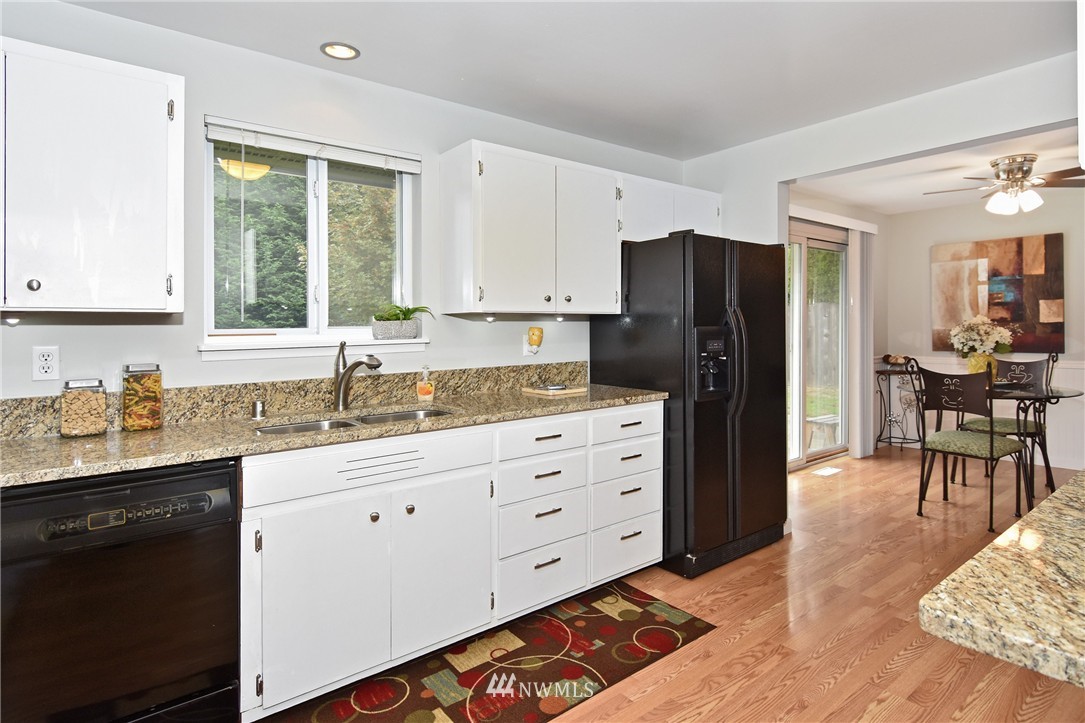 2517 Edmonds Avenue Northeast Renton, WA 98056 - Photo 13 of 25 Gallery Image 13