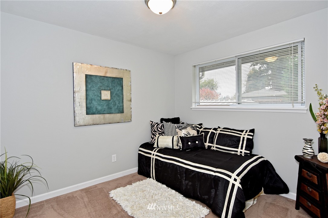 2517 Edmonds Avenue Northeast Renton, WA 98056 - Photo 16 of 25 Gallery Image 16
