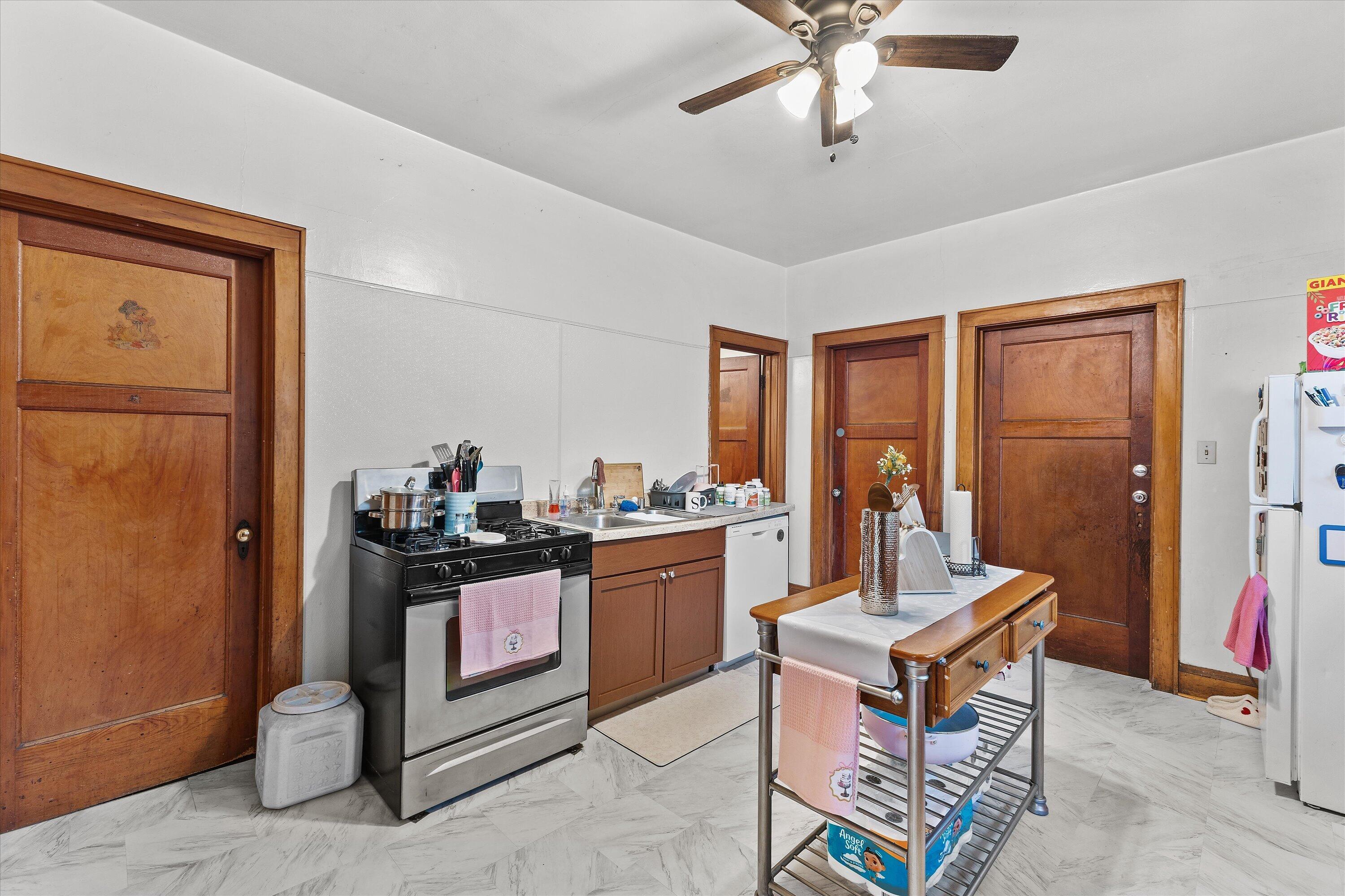 226 East Smith Street, Unit 228 Milwaukee, WI 53207 - Photo 19 of 39 Kitchen-Upper