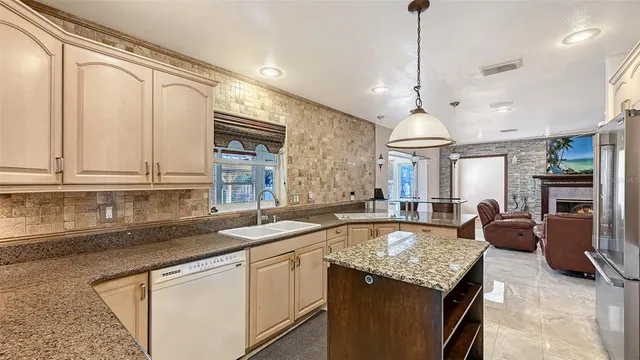 $800,000 | 2429 Whippoorwill Circle, Sarasota, FL 34231