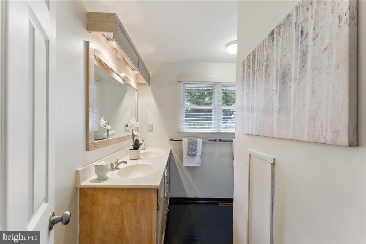 615 Unionville Road Kennett Square, PA 19348 - Photo 17 of 39 Full Bath