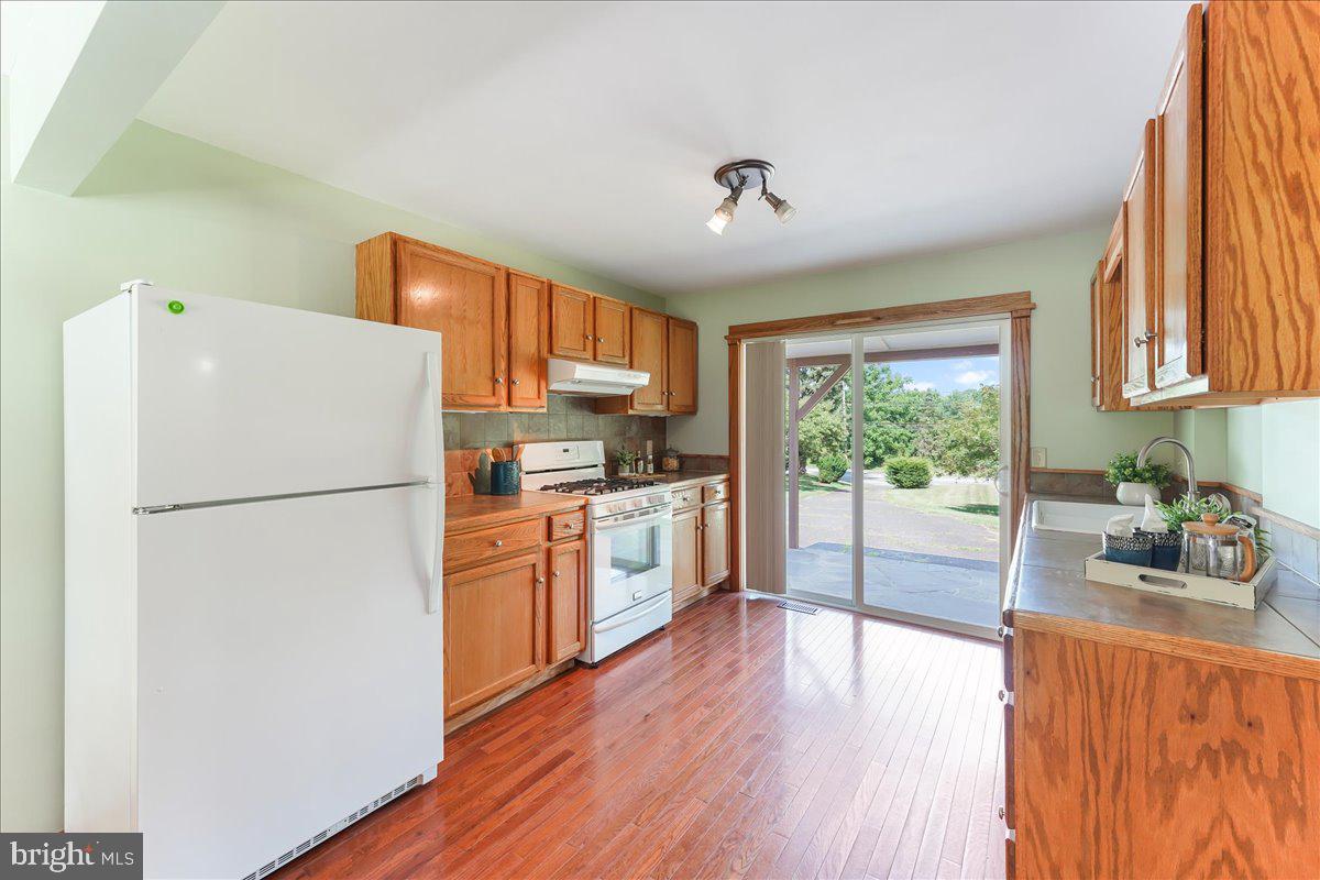 615 Unionville Road Kennett Square, PA 19348 - Photo 8 of 39 Kitchen