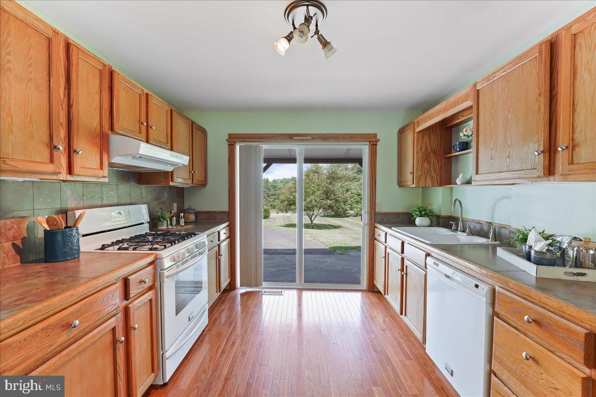 615 Unionville Road Kennett Square, PA 19348 - Photo 10 of 39 Kitchen