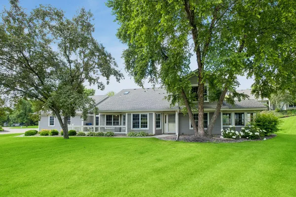 $415,000 | 1729 Donegal Drive, Woodbury, MN 55125