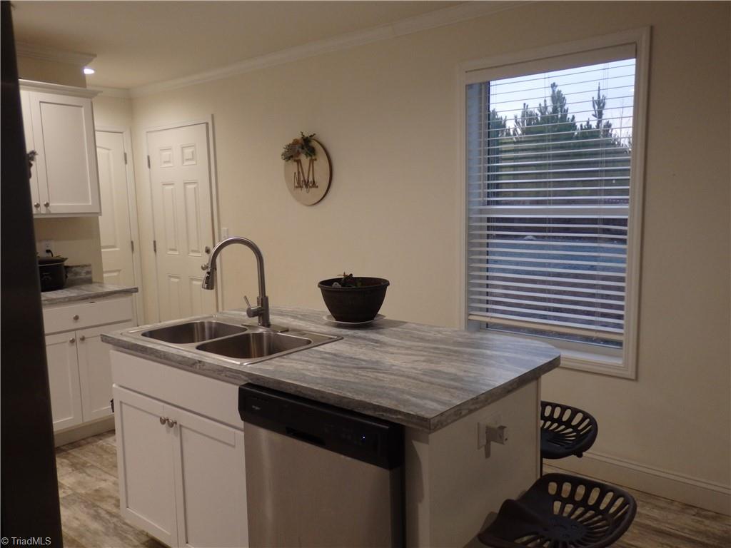 5930 Burney Mill Road Denton, NC 27239 - Photo 9 of 36 Dishwasher