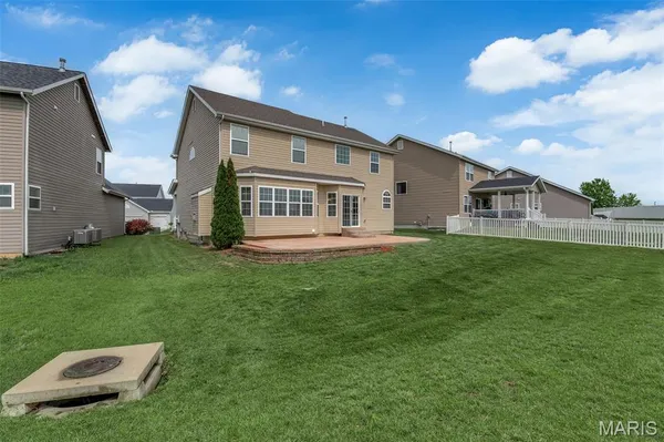 $495,000 | 340 Cambridgeshire Court, St. Peters, MO 63376