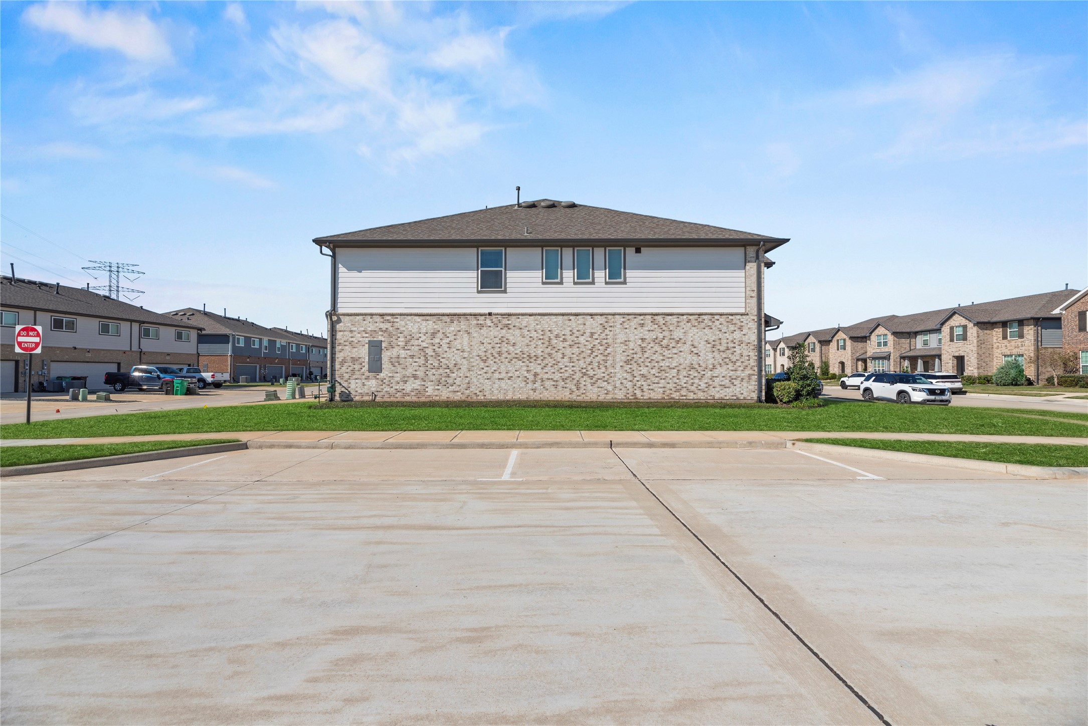 8001 Scanlan Trail Missouri City, TX 77459 - Photo 35 of 41 a front view of a house with a yard