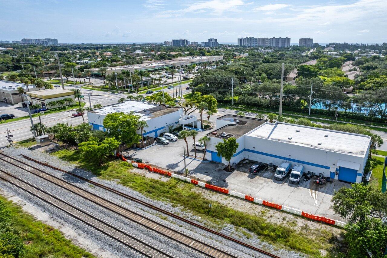 3979 North Dixie Highway Boca Raton, FL 33431 - Photo 5 of 15 005-3797DixieHighway-BocaRaton-FL-33431-