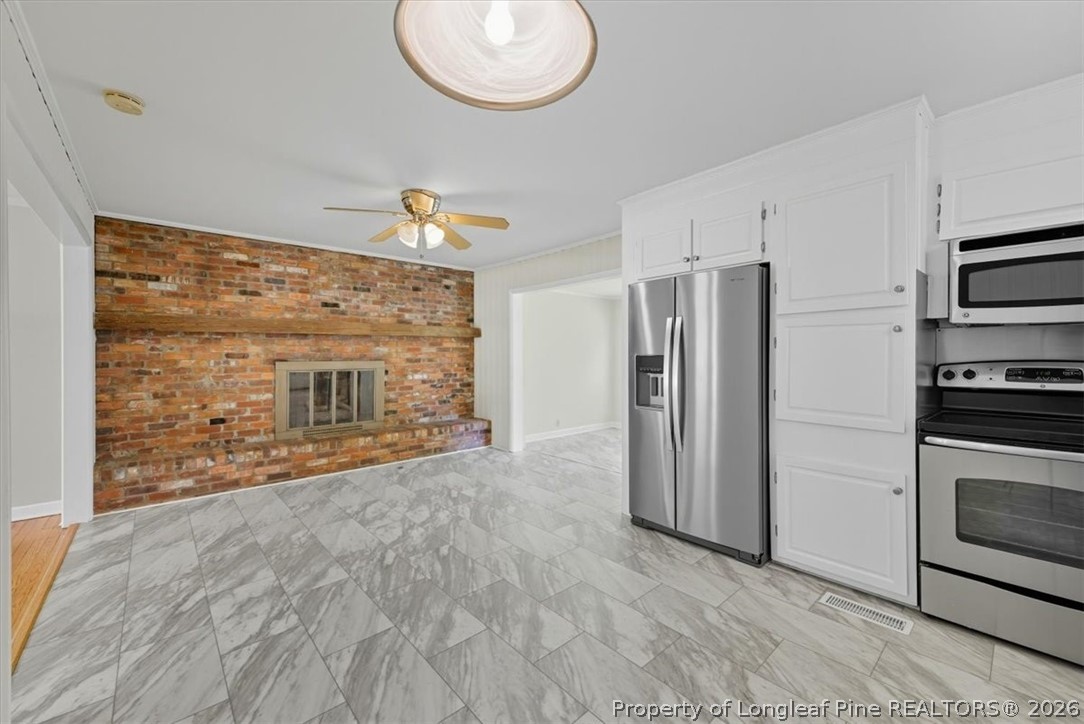 2604 Huntington Road Fayetteville, NC 28303 - Photo 13 of 46 Kitchen