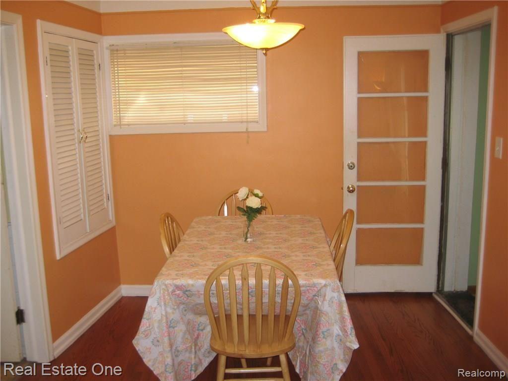 16940 Thirteen Mile Road Franklin, MI 48025 - Photo 7 of 41 BEST DINNING AREA.JPG