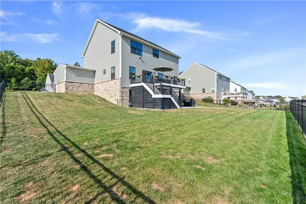 $675,000 | 1043 Wedgewood Drive, Jeannette, PA 15644