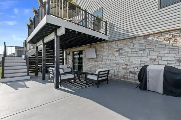 $675,000 | 1043 Wedgewood Drive, Jeannette, PA 15644