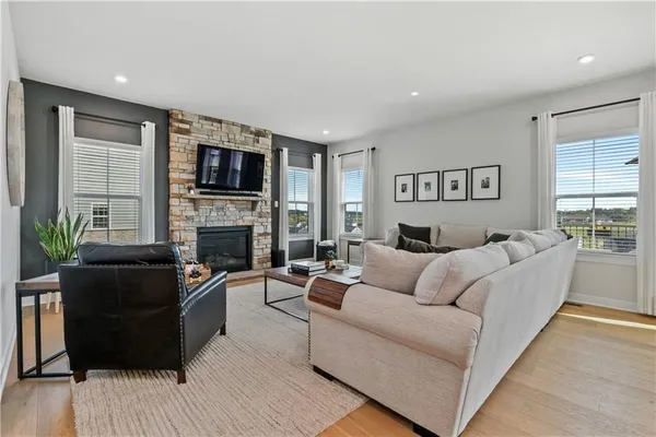 $675,000 | 1043 Wedgewood Drive, Jeannette, PA 15644