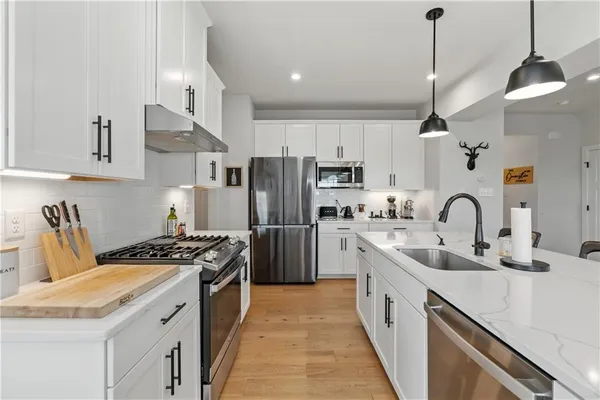 $675,000 | 1043 Wedgewood Drive, Jeannette, PA 15644