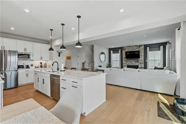 $675,000 | 1043 Wedgewood Drive, Jeannette, PA 15644