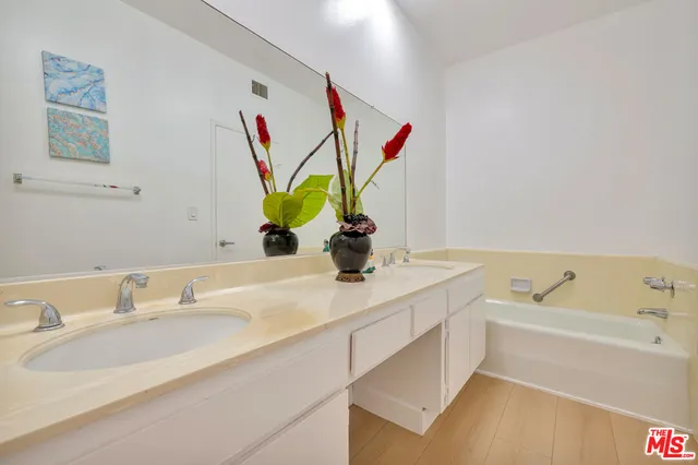 $4,350 | 1727 South Bentley Avenue, Unit 205, Los Angeles, CA 90025